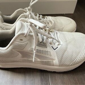 Altra White Women’s Solstice XT 3 Athletic Shoes